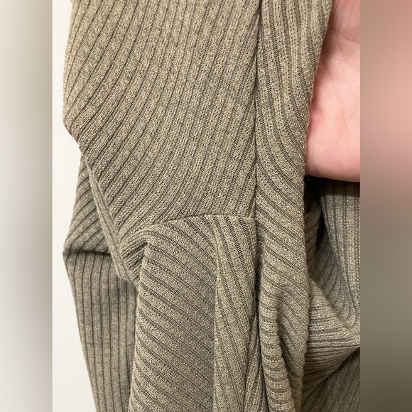 Roma Concept Green Ribbed Jumpsuit with Adjustable Shoulder Straps - Picture 5 of 7